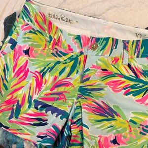Lilly Pulitzer Women's Tropical Print Shorts